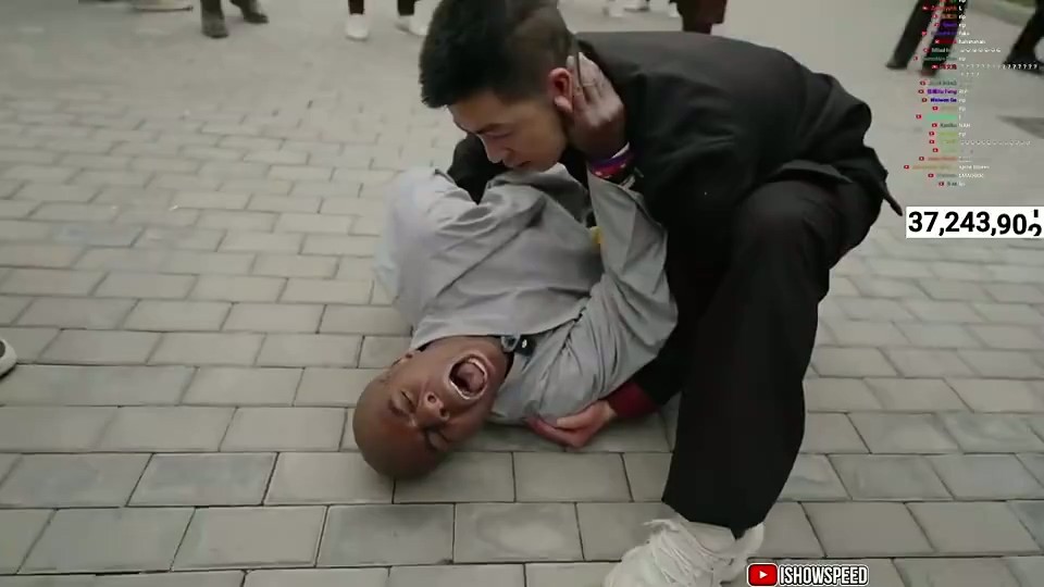 学习中国功夫！“甲亢哥”现身中国河南少林寺